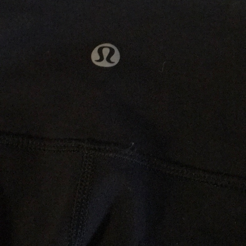 Black Lululemon leggings size 4 - Picture 4 of 6